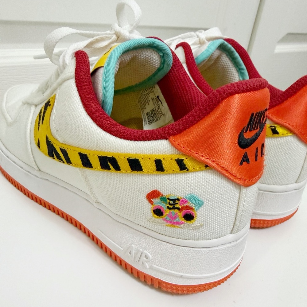 Nike White and Orange Sneakers with Tiger Print - Picture 3 of 8